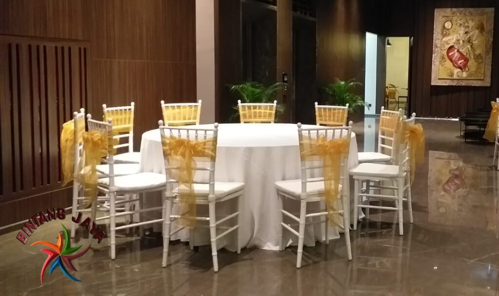 KURSI TIFFANY ACRYLIC