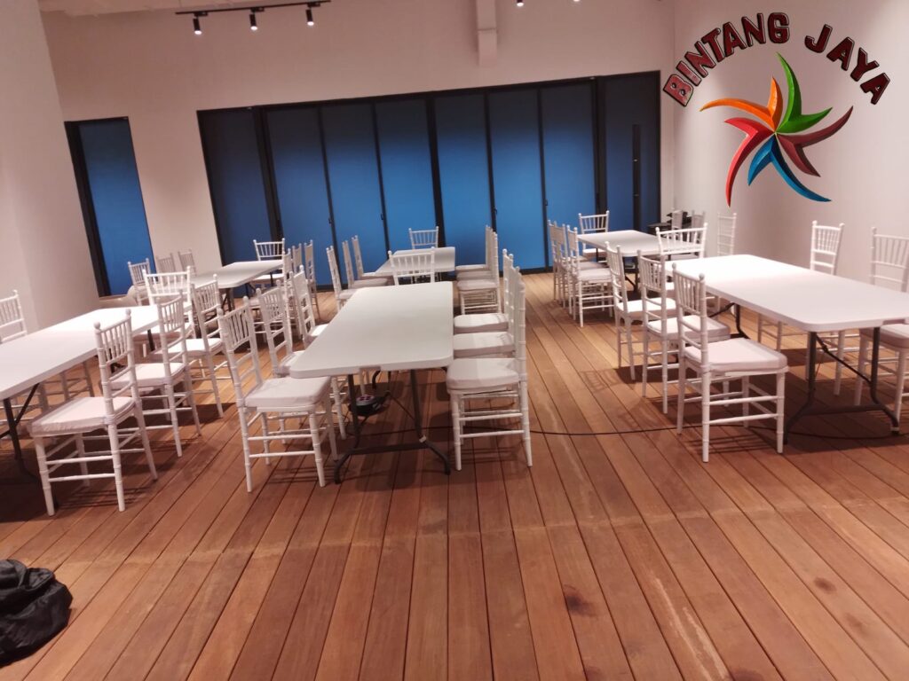 KURSI TIFFANY ACRYLIC