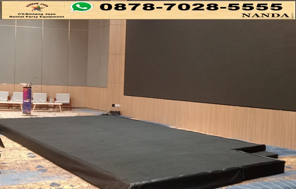 Sewa Panggung Pendek Karpet Hitam di Jakarta