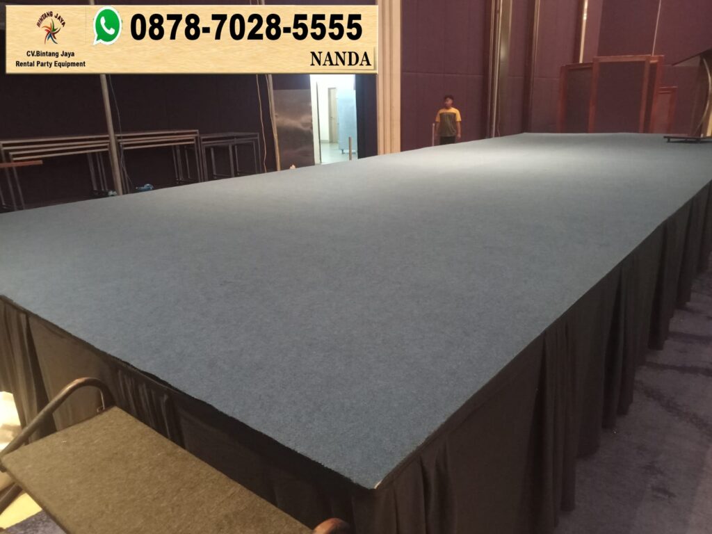 Sewa Panggung Pendek Karpet Hitam di Jakarta