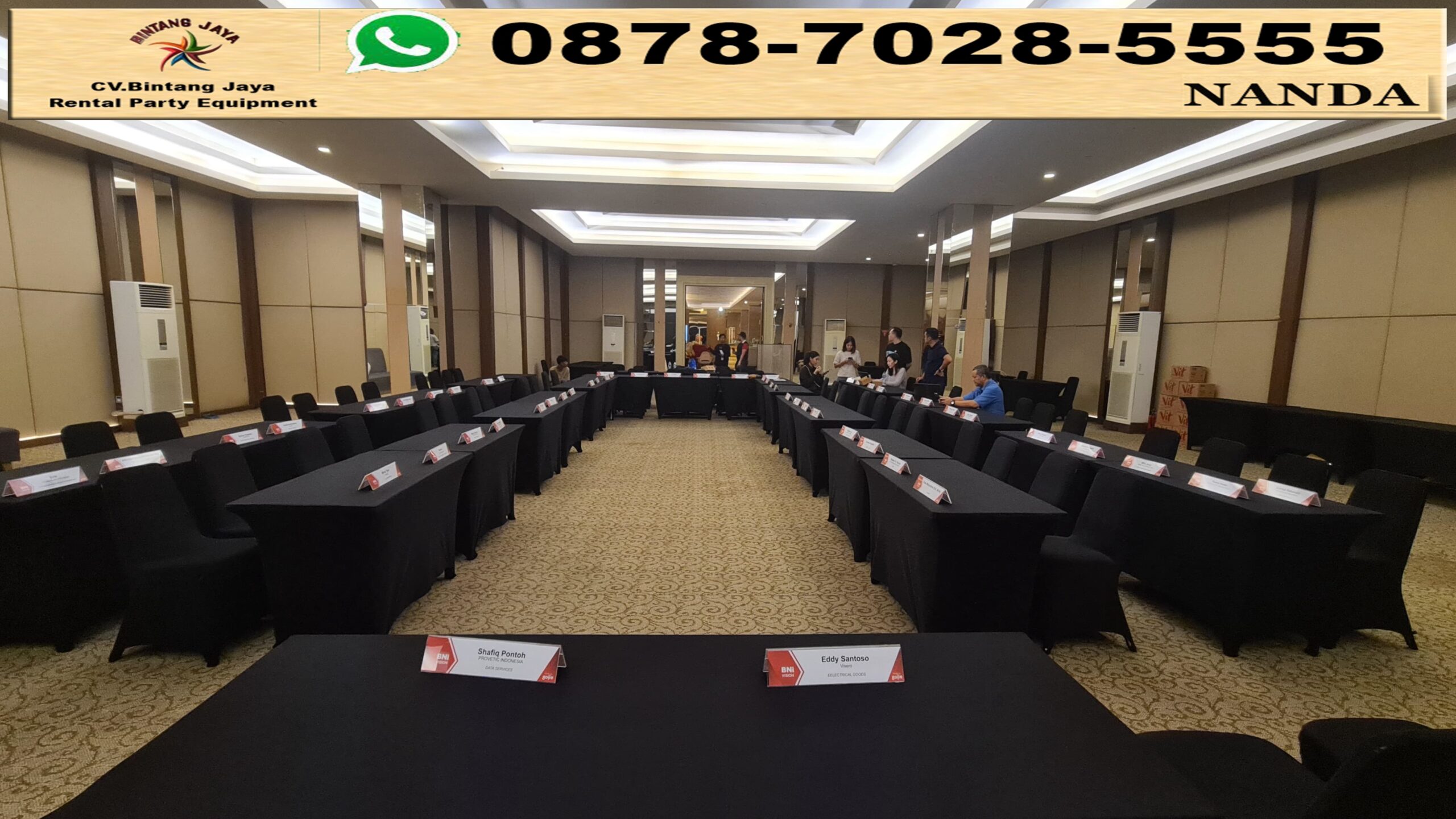 Rental Meja Kotak Beragam Ukuran Cover Ketat Hitam Area Jakarta Bogor