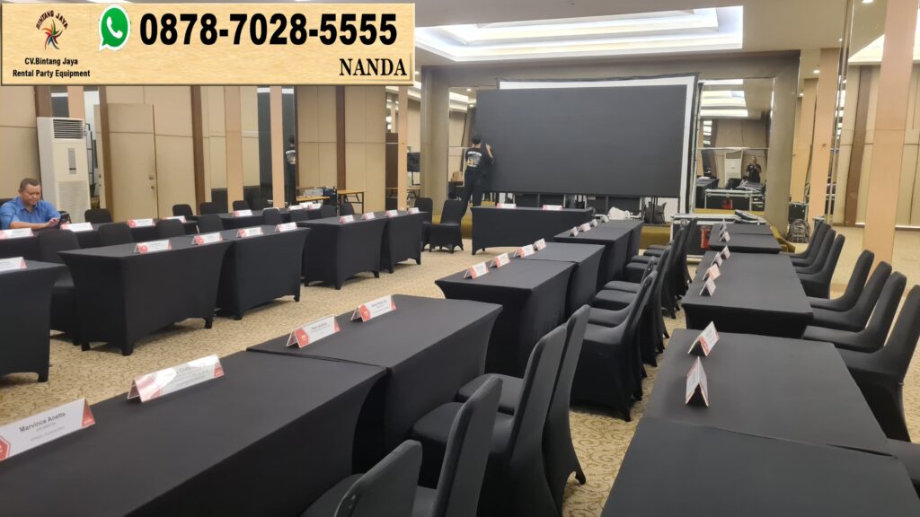 Rental Meja Kotak Beragam Ukuran Cover Ketat Hitam Area Jakarta Bogor