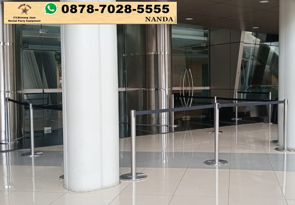 Rental Tiang Antrian Hitam VIP Di Jakarta