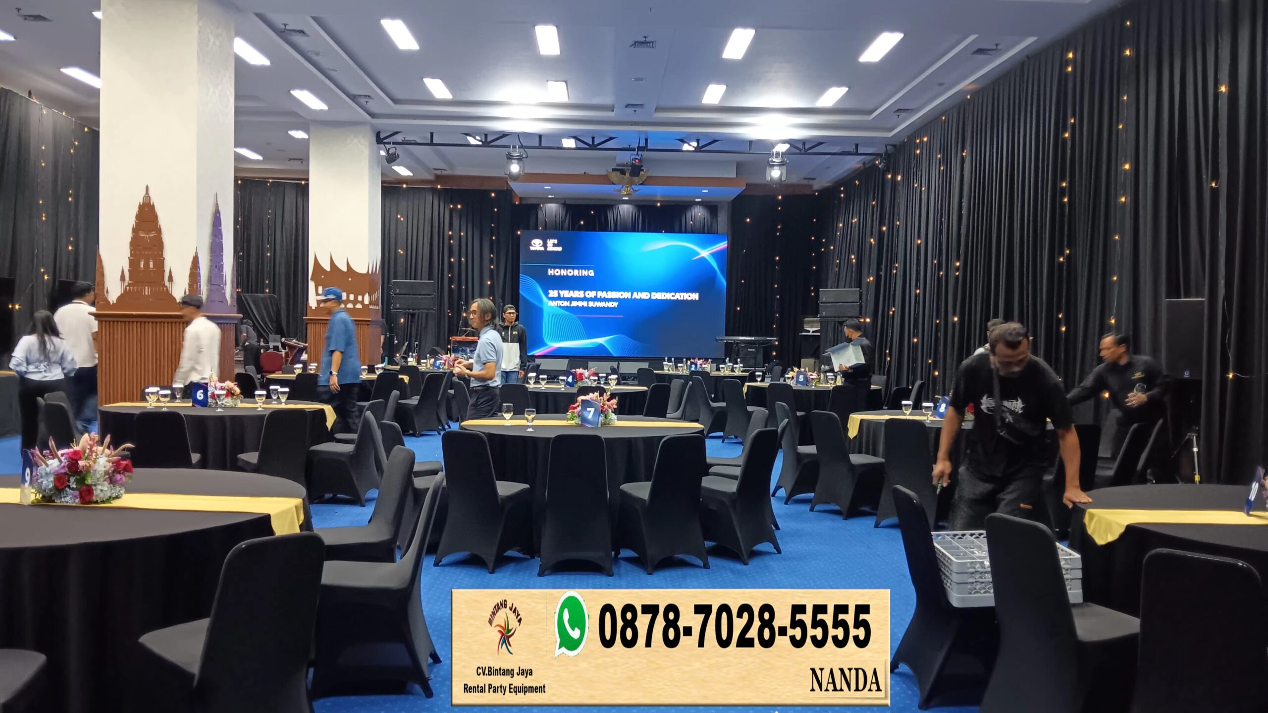 Sewa Meja Kursi Dan Tirai Hitam Berkualitas di Jakarta