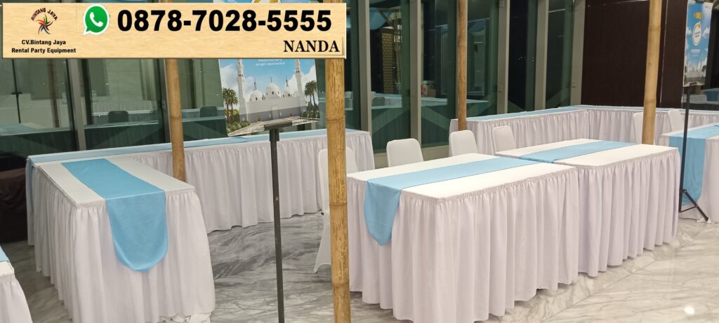 Sewa Meja Kotak Set Kursi Tiffany Kayu Warna Gold Di Jakarta
