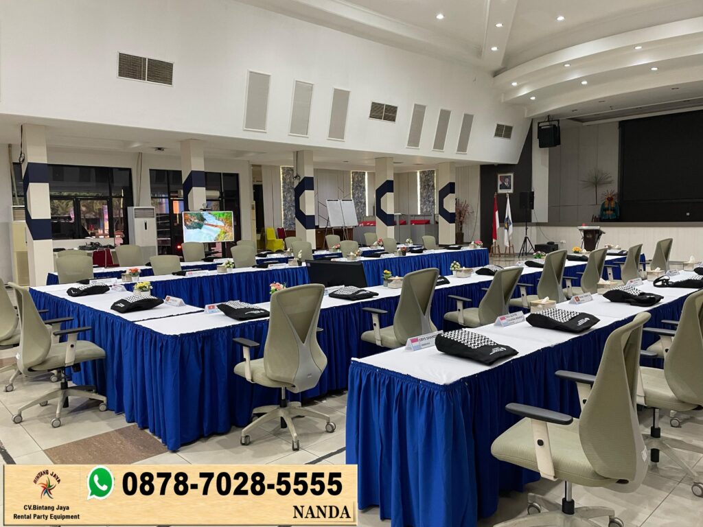 Sewa Meja Kotak Skirting Biru Taplak Putih di Jakarta