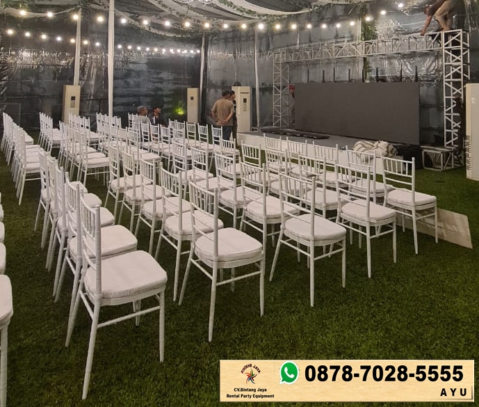 Rental Kursi Tiffany Warna Putih Kerangka Kayu di Bogor