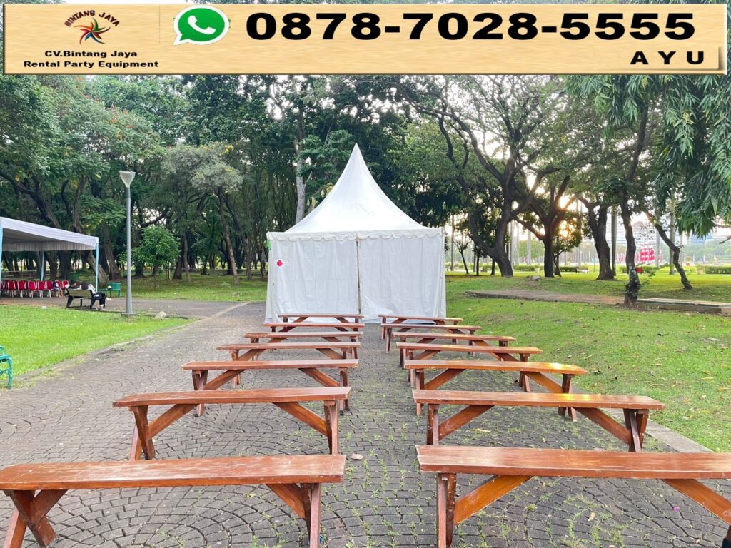 Sewa Bangku Taman Kaki Silang di Monas Jakpus