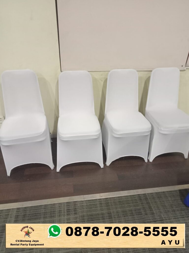 Sewa Karpet Rumput Sintetis Hijau Meja Kursi Dan Tiang Antri Jakarta