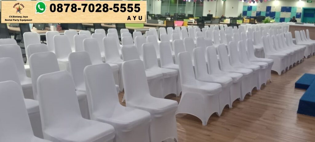 Sewa Kursi Dan Meja Bundar Skirting Putih di Jakarta