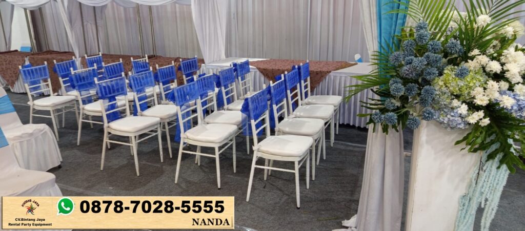 Sewa Kursi Kayu VIP Type Tiffany Putih di Jakarta