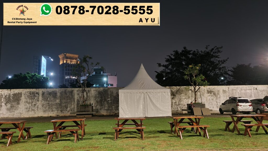 Sewa Meja Kursi Taman Dan Sofa Double Putih Jakarta