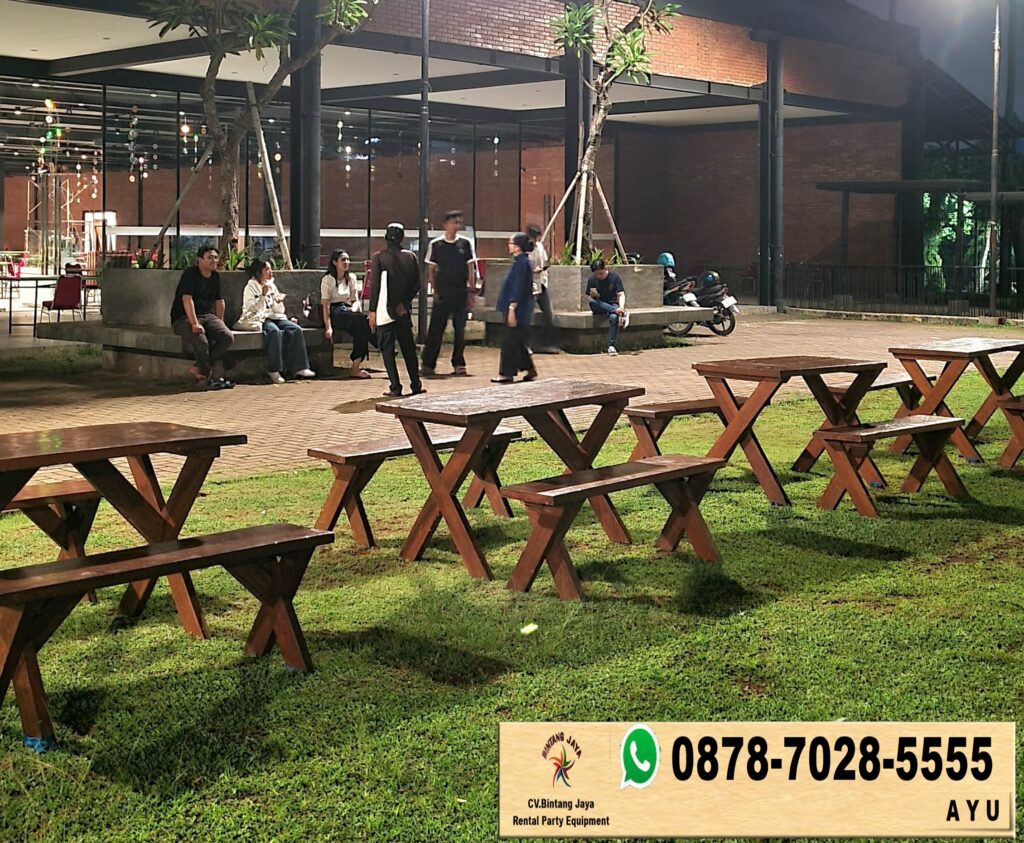 Sewa Meja Kursi Taman Dan Sofa Double Putih Jakarta