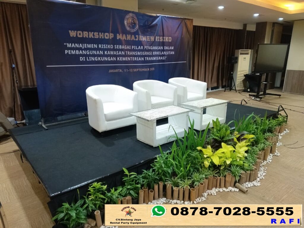 Sewa Sofa Type Oval Putih Set Meja Retro Jakarta