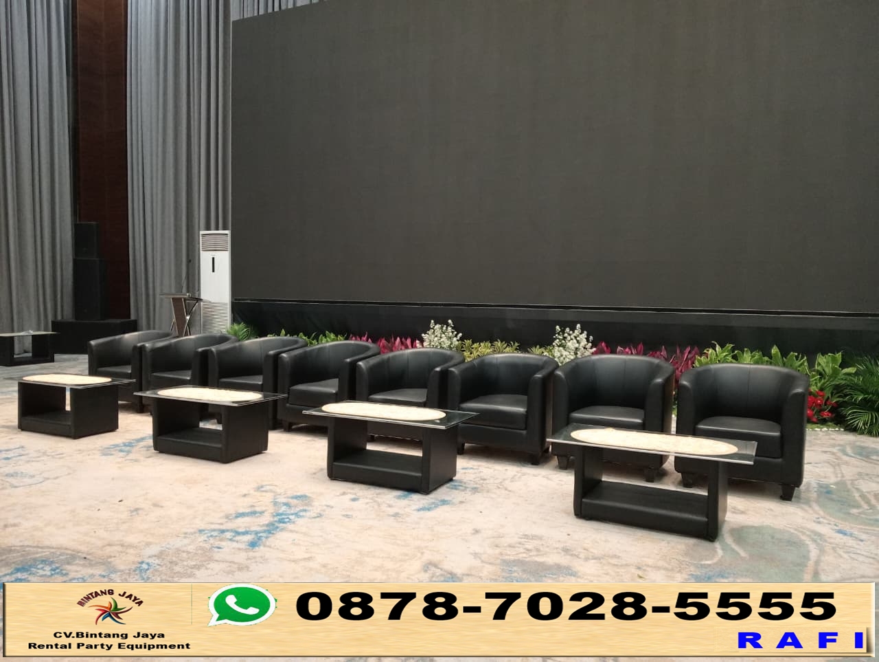 Sewa Sofa Hitam Oval Set meja Kaca VIP Hitam Jakarta