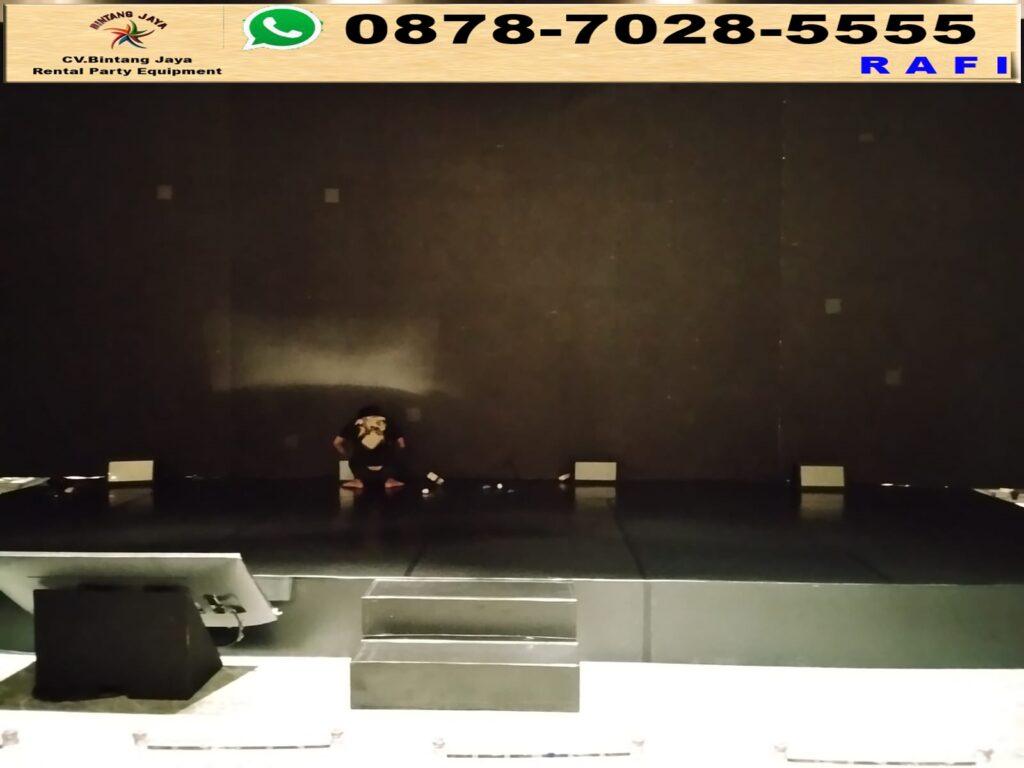 Rental Panggung Melamin + Kursi Tiffany Acrylic Di Bekasi