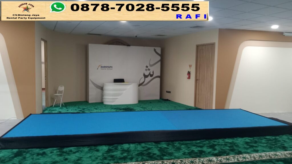 Sewa Panggung Karpet Abu-abu Poni Hitam Dan Toilet Portable Jakarta