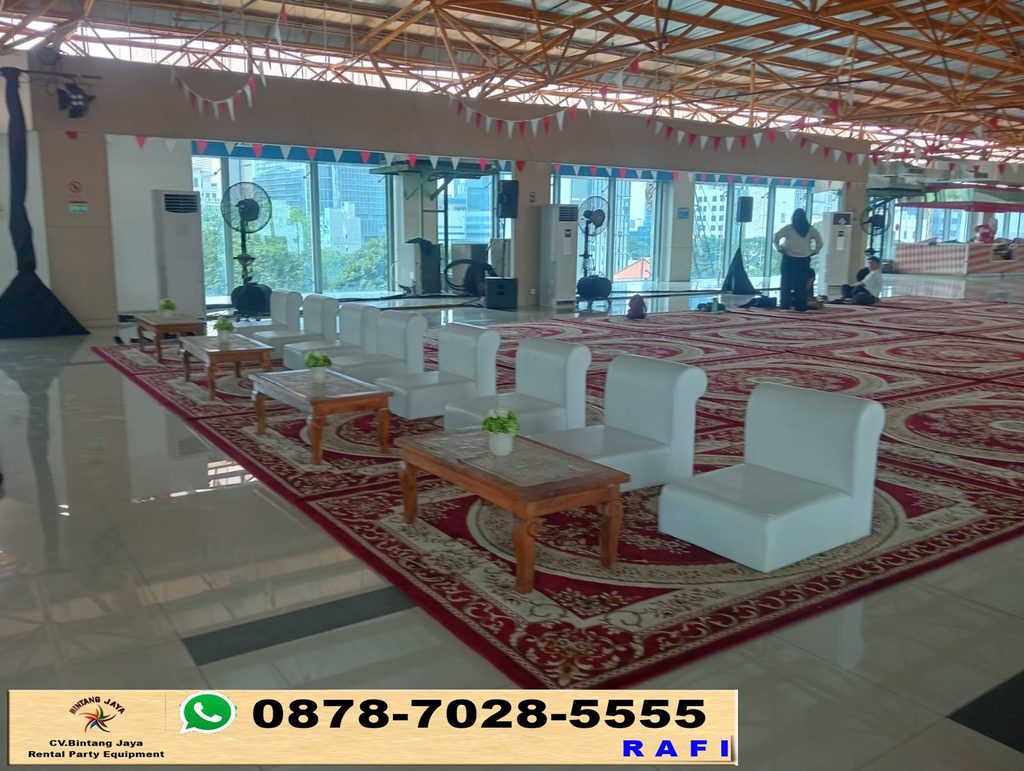 Sewa Sofa Lesehan Putih Dan Meja Kayu Jakarta 0878-7028-5555